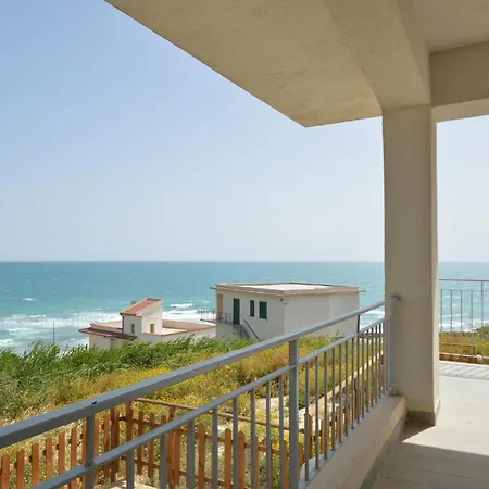 Сasa de vacaciones 3 Bedroom Cozy In Sciacca