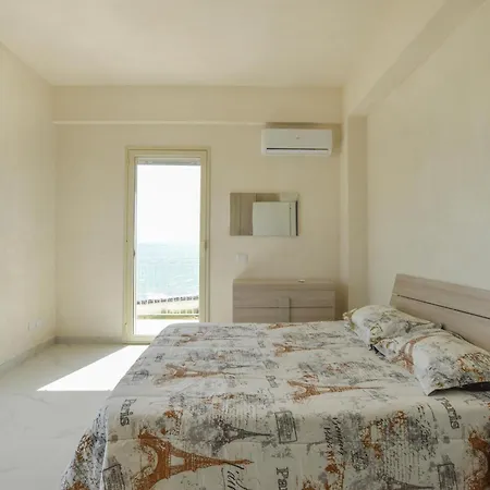 3 Bedroom Cozy In *
