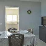 3 Bedroom Cozy In בית נופש