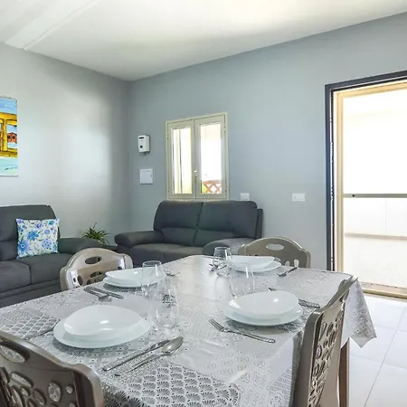 3 Bedroom Cozy In *